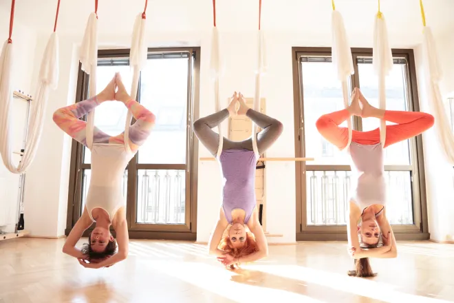 All levels: PILATES & AERIAL YOGA FUSION - in English - IN ELISABETHSTRASSE - women only, not for pre/ post natal or injuries