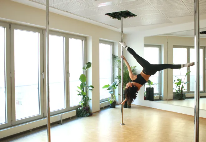 Drop-In: Level 1, Spinning 1.0, Pole Dance Kurs